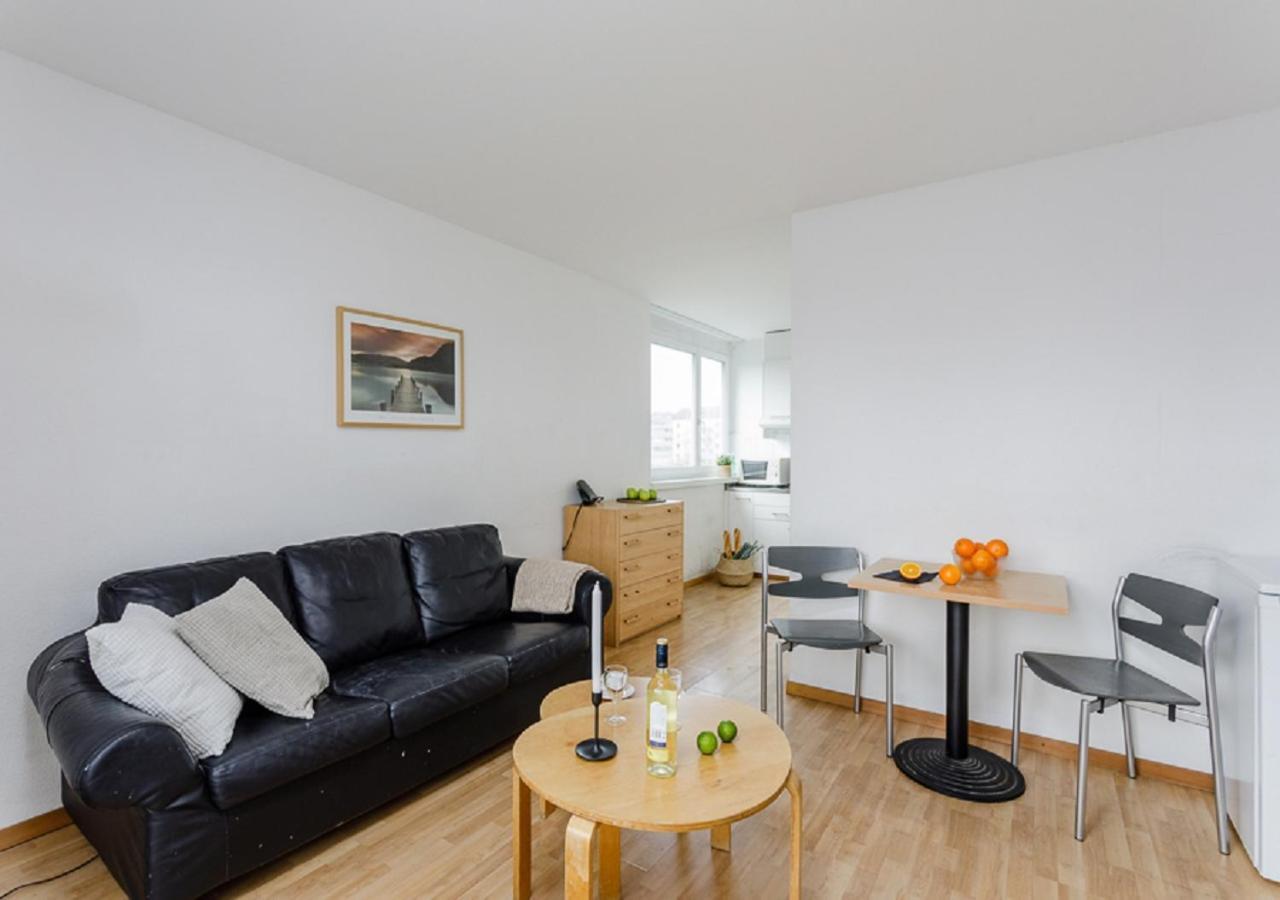 Swiss Star Tower - Self Check-In Apartment Zurich Luaran gambar
